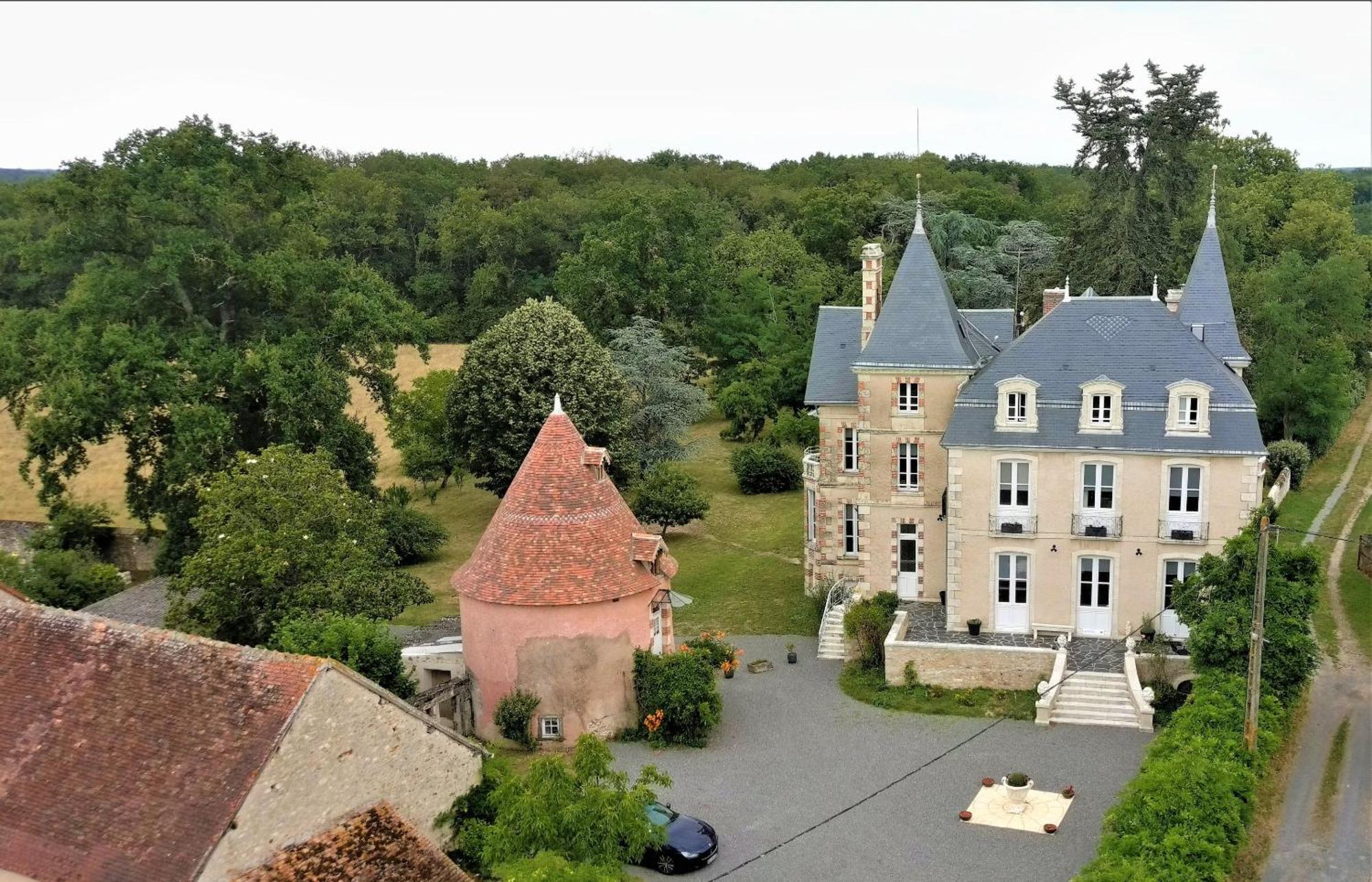 Villa Saint Pierre La Trimouille Exteriör bild